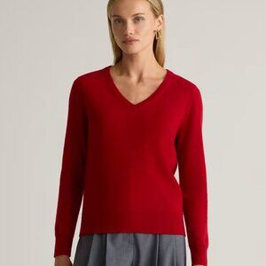 Quince Mongolian Cashmere V-Neck Sweater in size Medium "Varsity Red"